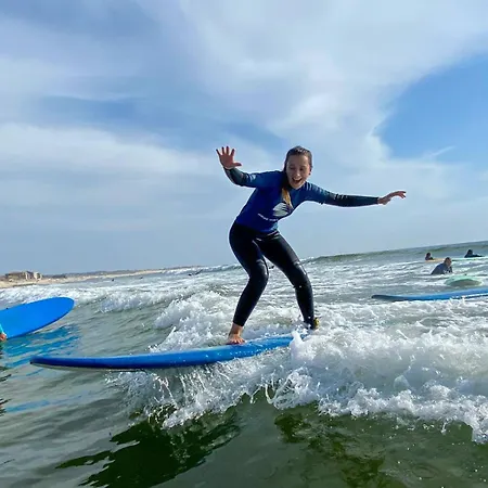 Conde Surf Camp - Capsule Beds Mixed Dorm 旅馆 *