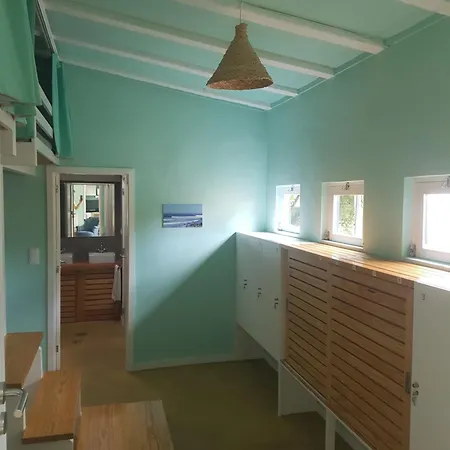 Conde Surf Camp - Capsule Beds Mixed Dorm Hostel