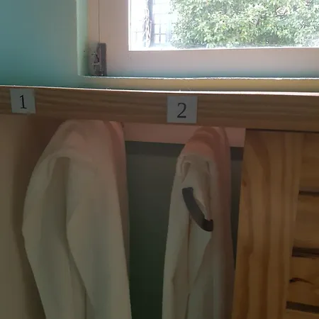 بيت شباب Conde Surf Camp - Capsule Beds Mixed Dorm *