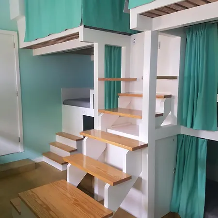 Vandrerhjem Conde Surf Camp - Capsule Beds Mixed Dorm