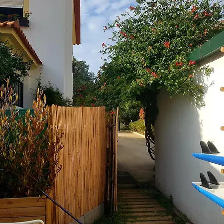 Conde Surf Camp - Capsule Beds Mixed Dorm Hostel