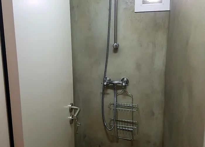 Conde Surf Camp - Capsule Beds Mixed Dorm Hostel *