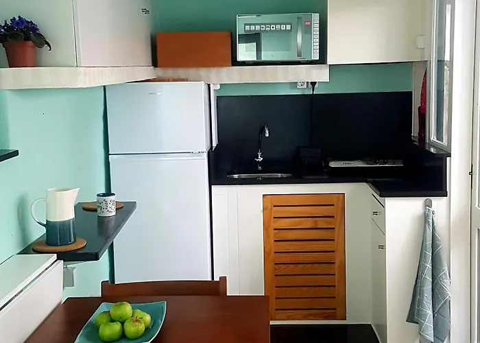 Conde Surf Camp - Capsule Beds Mixed Dorm אכסניה