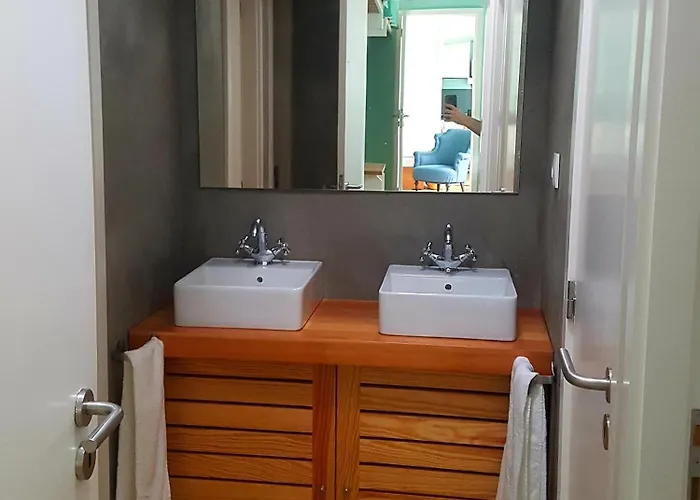 Conde Surf Camp - Capsule Beds Mixed Dorm אכסניה וילה דו קונדה